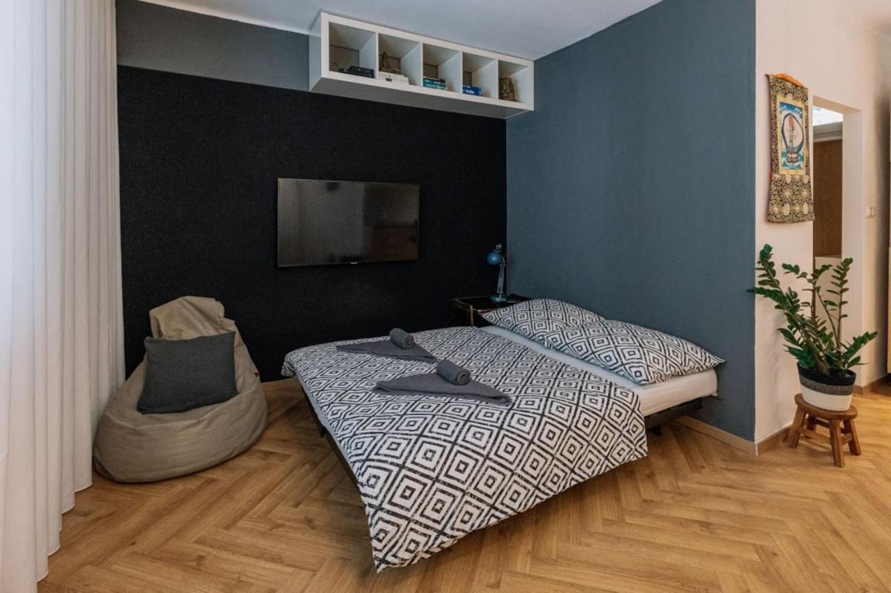 Stadiumside Studio Apartment Bratislava Exterior photo